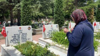 Bingölde 33 silahsız askerin şehit edilmesinin acısı dinmedi