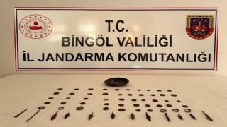 Bingölde 63 adet obje ele geçirildi: 2 gözaltı