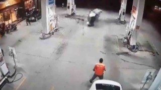 Bir anda akaryakıt istasyonuna girmeye çalıştı, ortalığı savaş alanına döndürdü