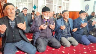 Birçok bölgede sel meydana gelirken Yozgatta yağmur için dualar edildi