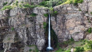 Bitlisteki Gümüşkanat Şelalesi havadan görüntülendi