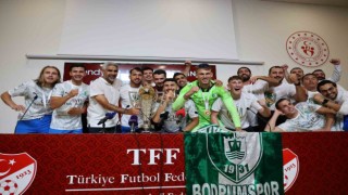 Bodrum FKlı futbolcular basın toplantısını bastı
