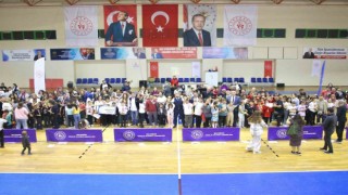 Burhaniyede Geleneksel Çocuk Oyunları ödül töreni yapıldı