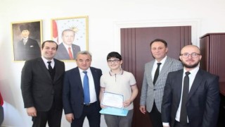 Bursluluk sınavında Türkiye birincisi oldu