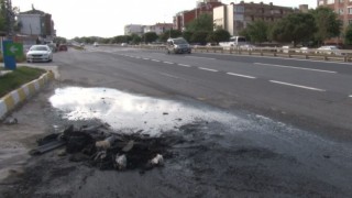 Büyükçekmecede kaza yapan araç alev alev yandı: 3 yaralı