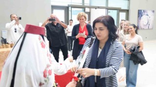 Büyükelçilerin eşleri Kırşehirde tarihi mekanları gezdi