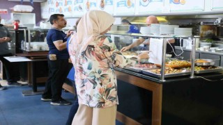 Büyükşehir Belediyesi uygun fiyatlı ve kaliteli ürünleri vatandaşlarla buluşturuyor