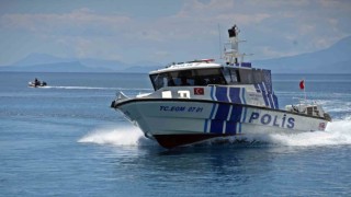 Can kurtarmak için saniyelerle yarışıyor, suyun altını üstüne getiriyorlar