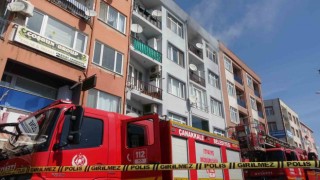 Çanakkalede 4 katlı apartmanda yangın paniği