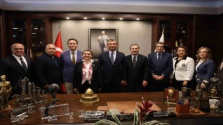 CHP Genel Başkanı Özel, Eskişehirde merkez belediyeleri ziyaret etti