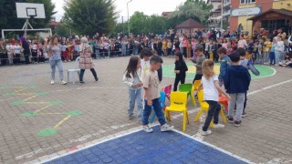 Çocuklarıyla birlikte kendi çocukluklarını yaşadılar