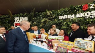 Cumhurbaşkanı Erdoğan Osmanelinin yöresel ürünlerini tattı