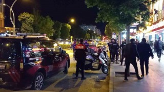 Derbi kavgasını ayırmak isterken bıçaklandılar