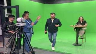 Derslerini SUBÜ Stüdyolarında işlediler