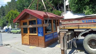 Devrekte yaya yoluna yapılan dolmuş durağı kaldırıldı
