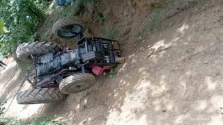 Devrilen traktörün altında kalan adam hayatını kaybetti