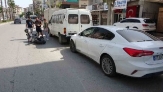 Direksiyon hakimiyetini kaybetti, sürüklenerek otomobile çarptı
