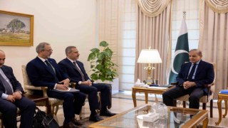 Dışişleri Bakanı Fidan Pakistan Başbakanı Şerif ile görüştü