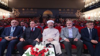 Diyanet İşleri Bakanı Erbaş: İslam, dünyayı iyileştirmek için gönderilen bir ilaçtır