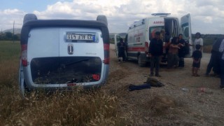 Diyarbakırda hafif ticari araç takla attı: 4