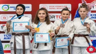 Ecrin Benlioğlu, Yıldızlar Avrupa Kupasında yarışmaya hak kazandı