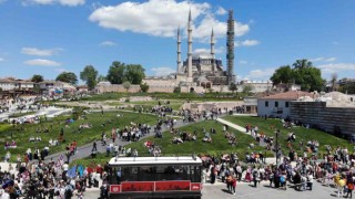 Edirne Selimiye Meydanına turist akını