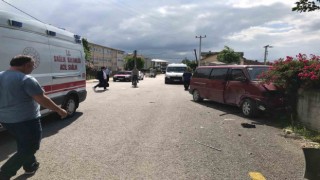 Ehliyetsiz sürücünün karıştığı kazada 3 kişi yaralandı