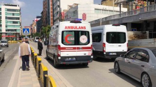 Elazığda hafif ticari aracın çarptığı kadın yaralandı