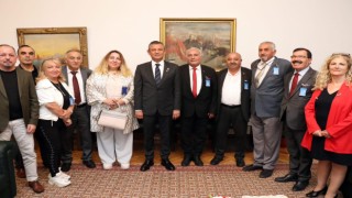 Emekliler Özgür Özel ile bir araya geldi