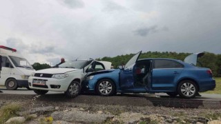 Emet-Hisarcık karayolunda trafik kazası: 5 yaralı