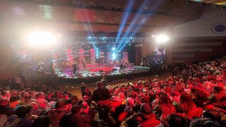 Erzurumda ‘TRT Sanatçıları Şehir Konserleri programına yoğun ilgi