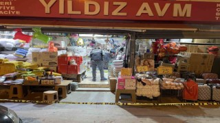 Esenyurtta alışveriş yapan çifte silahlı saldırı: 1 ölü, 1 yaralı