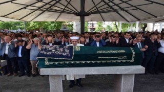 Eski Başkan Yücel Yılmazın annesi son yolculuğuna uğurlandı