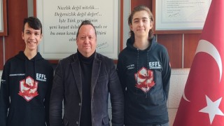 Eskişehir Fatih Fen Lisesi ‘Yeşilay Münazara Turnuvasında Türkiye finaline yükseldi