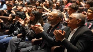Eyüpsultanda ‘3. Liseler Arası Tiyatro Günleri perdelerini açtı