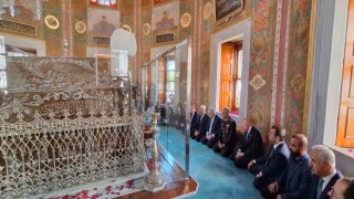 Fatih Sultan Mehmed Han kabri başında dualarla anıldı