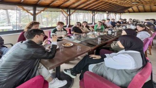 Ferizli MYO öğrencileri mobil fotoğrafçılık sergisine hazır