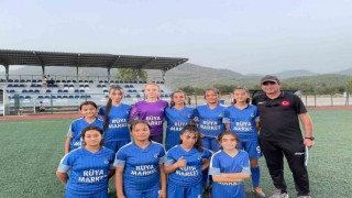 Fethiyenin kadın futbol takımı çalışmalarını sürdürüyor
