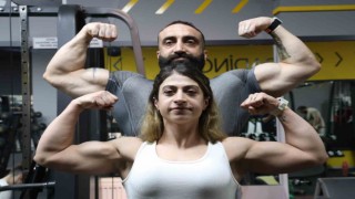 Fitness sporcusu sağlık çalışanı kadının başarı hikayesi görenleri hayran bıraktı