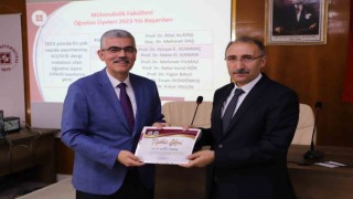 FÜde akademisyenler ödüllendirildi