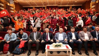 Gazi torunları Çanakkalede ecdada dua ediyor