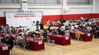 Gaziosmanpaşalı öğrenciler satranç turnuvasında kozlarını paylaştı