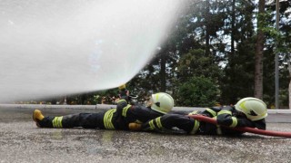 Geleceğin itfaiyecileri uygulamalı eğitimde