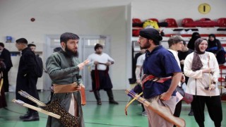 Geleneksel okçular SUBÜ organizasyonunda yarıştı