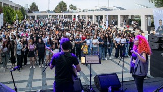 Gençler Sınav Stresini Mersin Büyükşehir’in Konserinde Attı