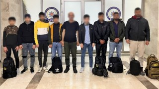 Göçmenler, sınır tellerini kesmek için yanına aldıkları makas ile yakalandı