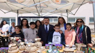 Gölbaşı Belediye Başkanı Odabaşı, Baldudak Ortaokulunun geleneksel sergisine katıldı