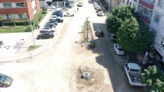 Gönen Belediyesi, Işık Caddesinde kapsamlı yenileme çalışmalarına başladı