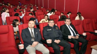 Gümüşhanede çocuklar sinema keyfiyle bilinçleniyor