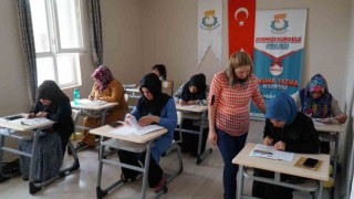 Haliliyede kadınlar sertifika alıp iş hayatına atılıyor